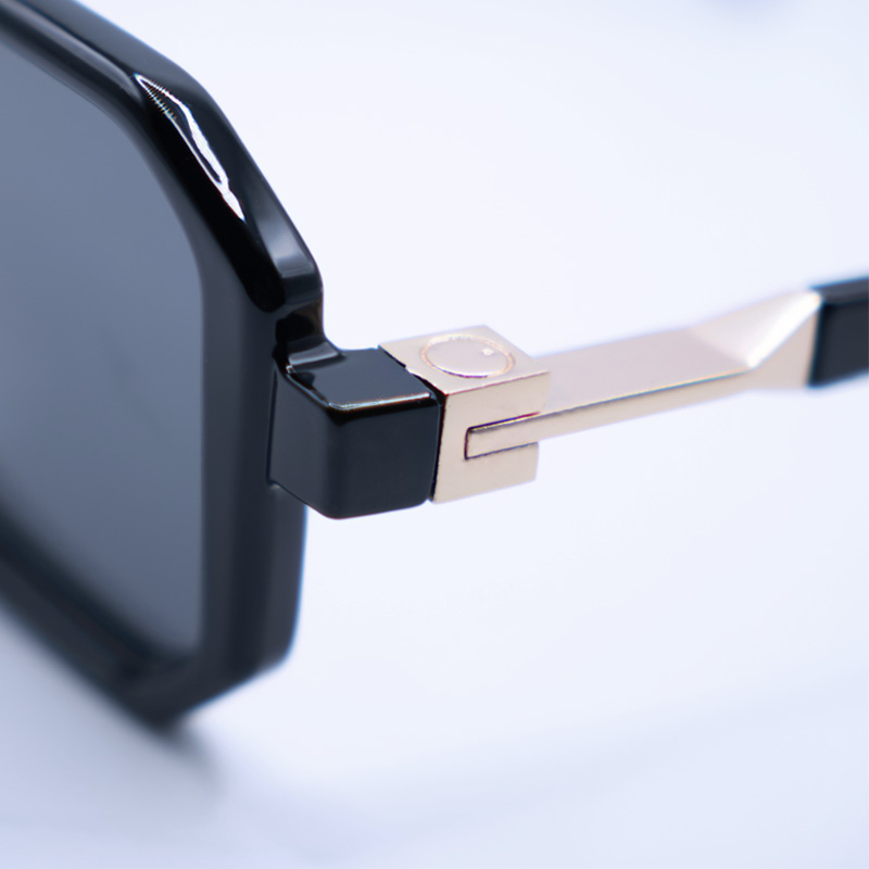Black Retro Box Sunglasses, Un - огляд і ціна Sunglasses Uv400